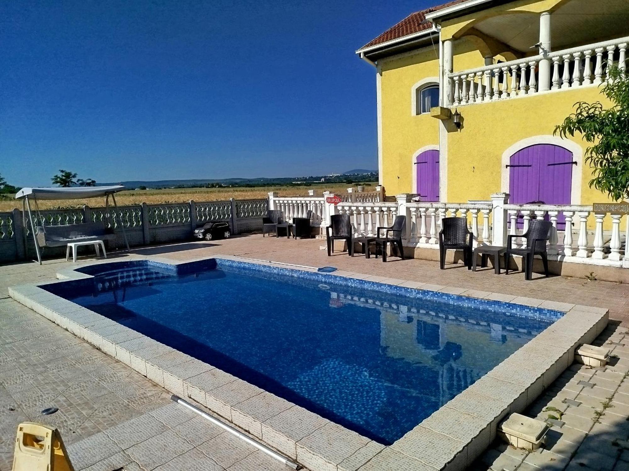 V & V Villa Lalince Extérieur photo